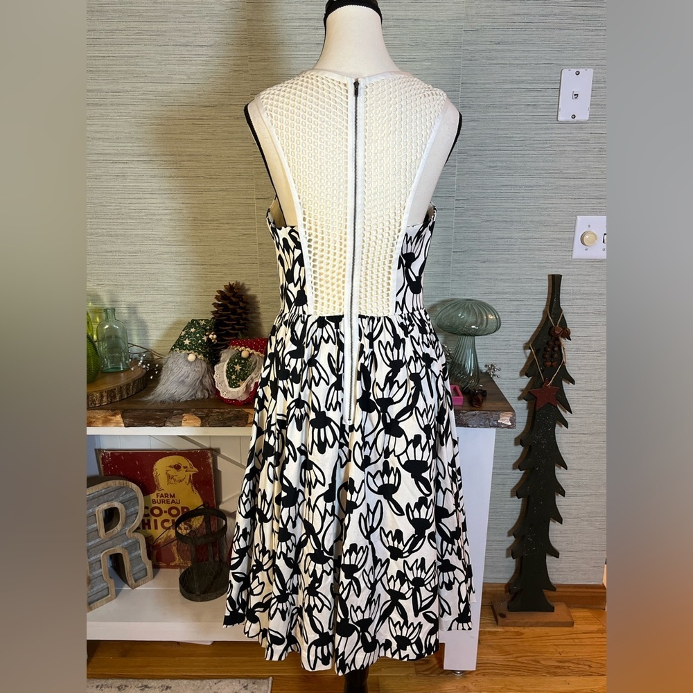 Silk Fit & Flare Floral Dress Black/White Mesh Yoke Women’s Size Small Retro - Picture 3 of 9